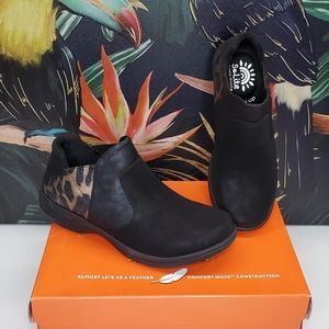 SO LITE BY EASY STREET SLIP-ON ANKLE BOOTS